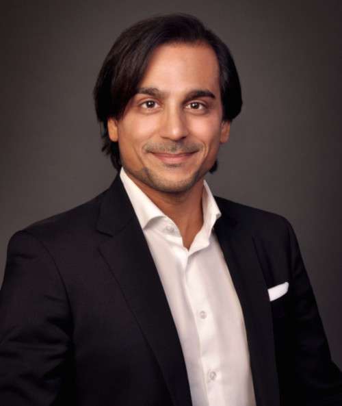 herr prof. dr. behzad karami-knackstedt